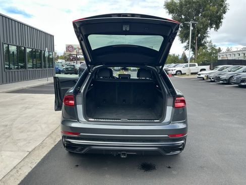 Used 2022 Audi Q8 Prestige AWD/4WD image 23