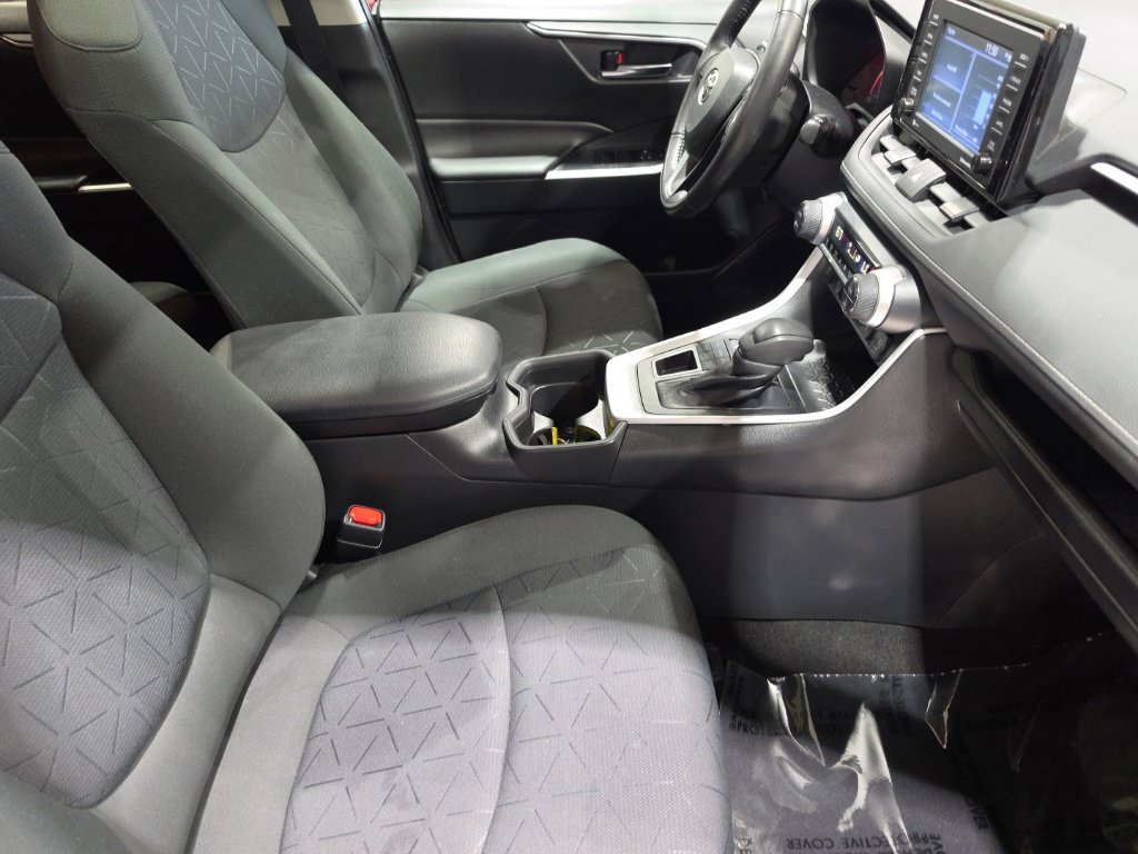 Certified 2021 Toyota RAV4 XLE w/ Convenience Package AWD/4WD image 18