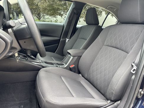 Used 2025 Toyota Corolla LE FWD image 14