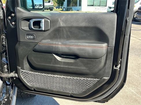 Certified 2022 Jeep Gladiator Mojave image 11