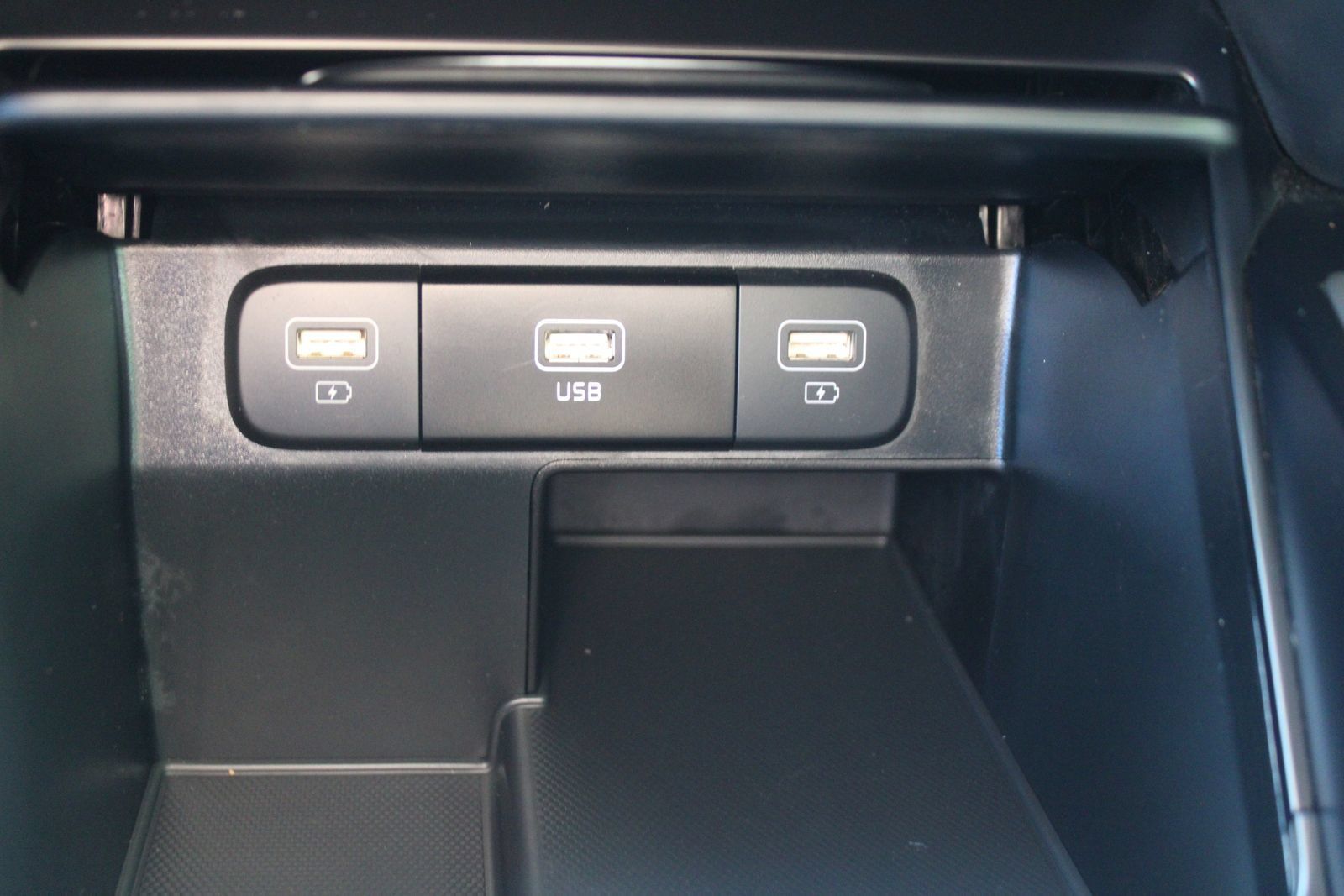 Certified 2023 Kia Sorento LX FWD image 36