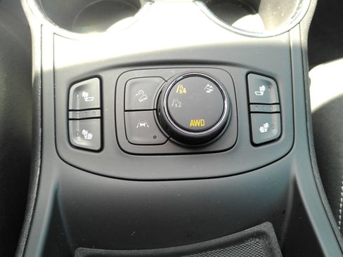 Certified 2022 GMC Terrain SLT w/ Infotainment Package II AWD/4WD image 25