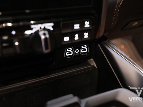 Used 2024 RAM 2500 Limited w/ Safety Group image 22