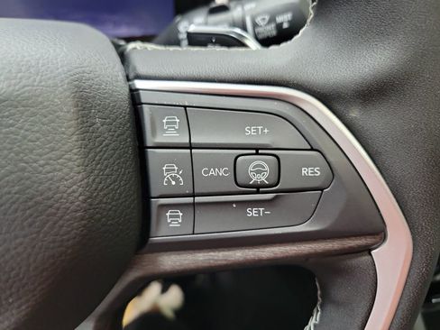 New 2026 Jeep Grand Cherokee Limited w/ Limited Altitude Package image 19