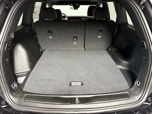 New 2025 Jeep Grand Cherokee Altitude AWD/4WD image 15