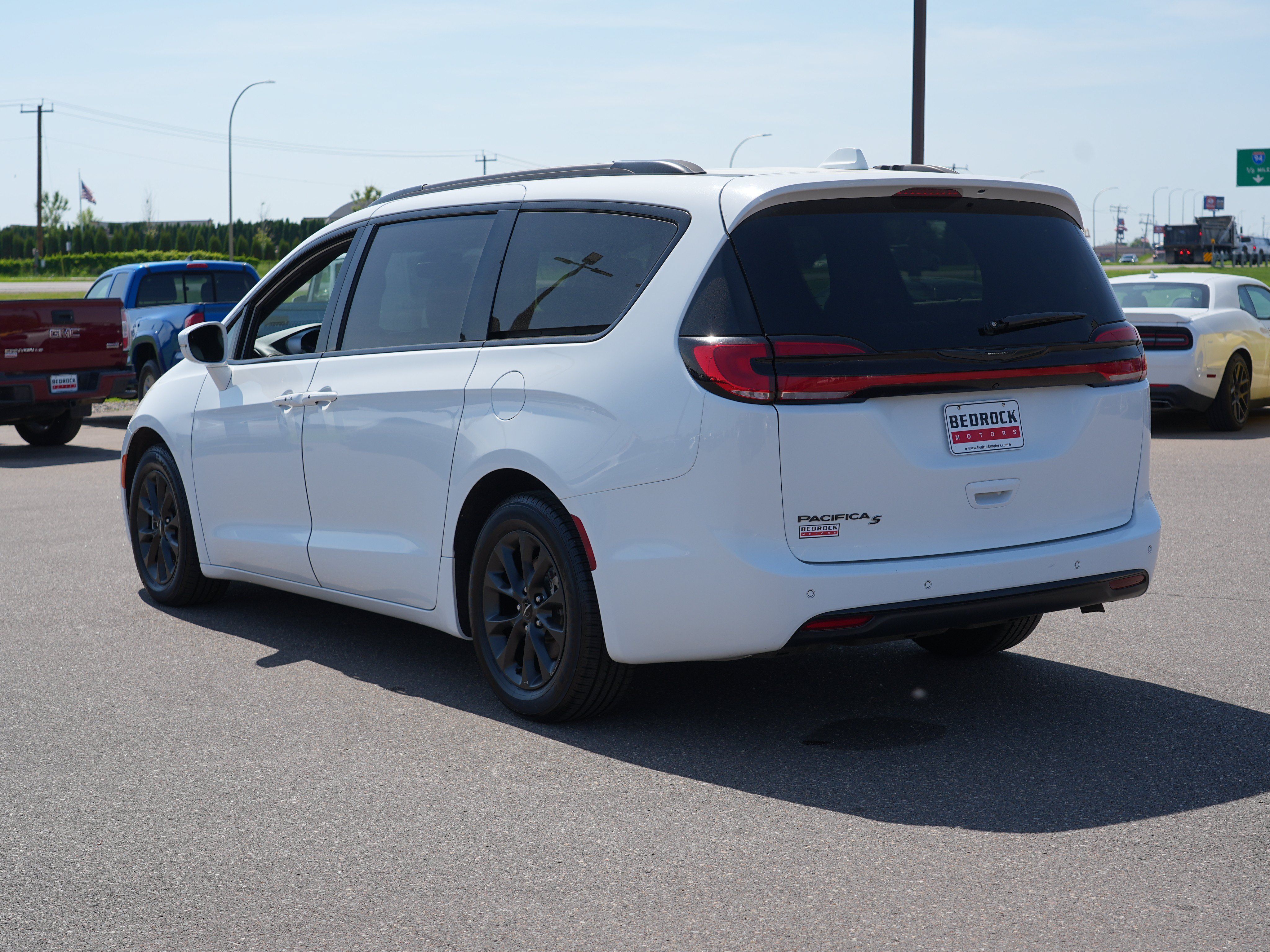 Used 2021 Chrysler Pacifica Touring-L w/ S Appearance Package FWD image 5