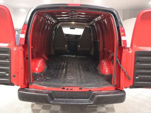 Used 2024 GMC Savana 3500 Extended image 12