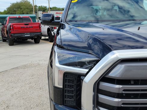 Used 2025 Toyota Tundra Limited AWD/4WD image 7