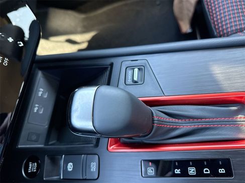 New 2025 Nissan Kicks SR image 39