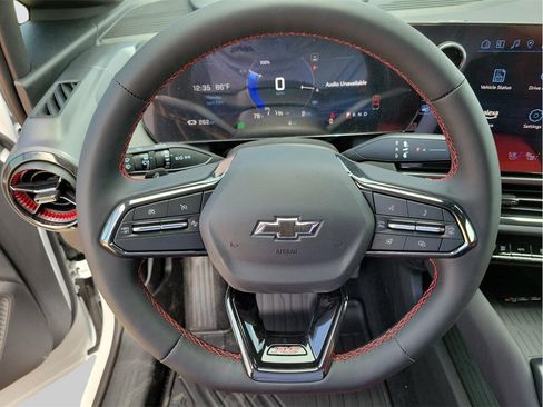 New 2025 Chevrolet Equinox EV RS w/ Convenience Package II image 17