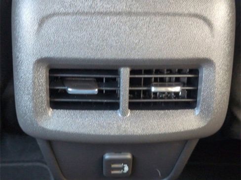 Used 2021 Chevrolet Equinox LS image 20