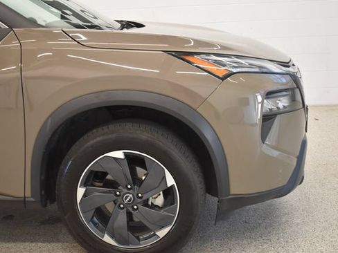 Used 2025 Nissan Rogue SV AWD/4WD image 13