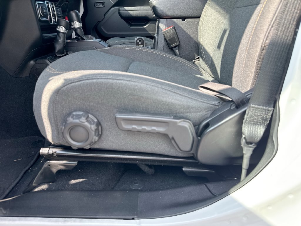 Used 2024 Jeep Wrangler Unlimited Sport AWD/4WD image 15