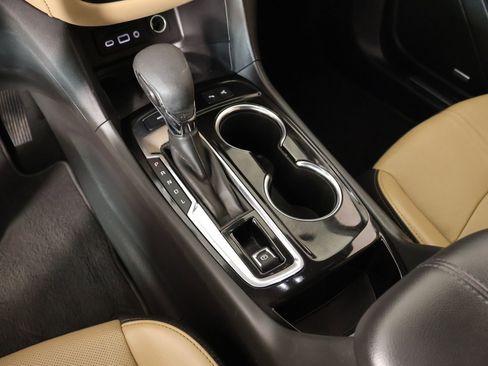 Used 2023 Chevrolet Equinox Premier image 8