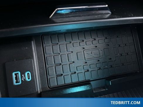 Used 2022 Ford Expedition XLT image 36