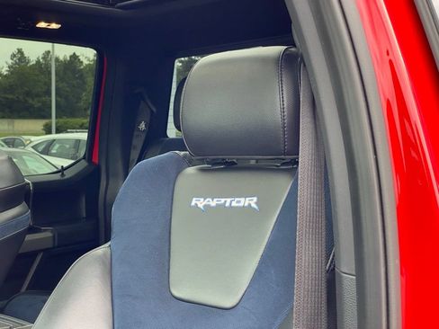 Used 2019 Ford F150 Raptor w/ Equipment Group 802A Luxury AWD/4WD image 22