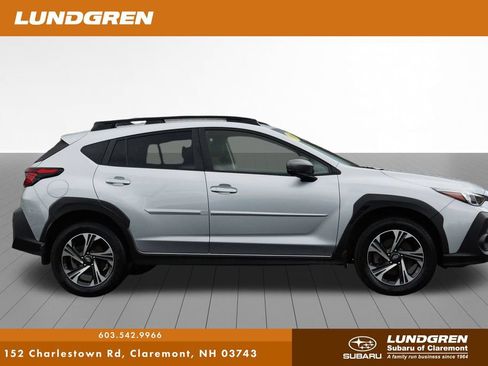 Used 2024 Subaru Crosstrek 2.0i Premium AWD/4WD image 2