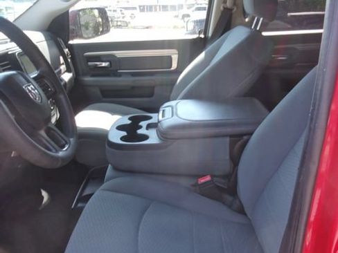 Used 2020 RAM 1500 Classic SLT AWD/4WD image 11