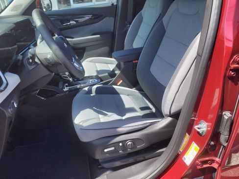 New 2025 Chevrolet TrailBlazer LT w/ Convenience Package image 3