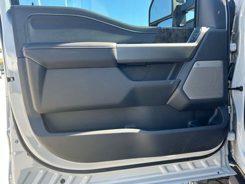 New 2026 Ford F250 Lariat w/ Black Appearance Package image 41