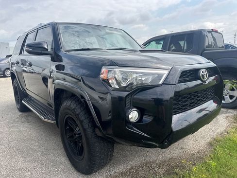 Used 2018 Toyota 4Runner SR5 Premium RWD image 3