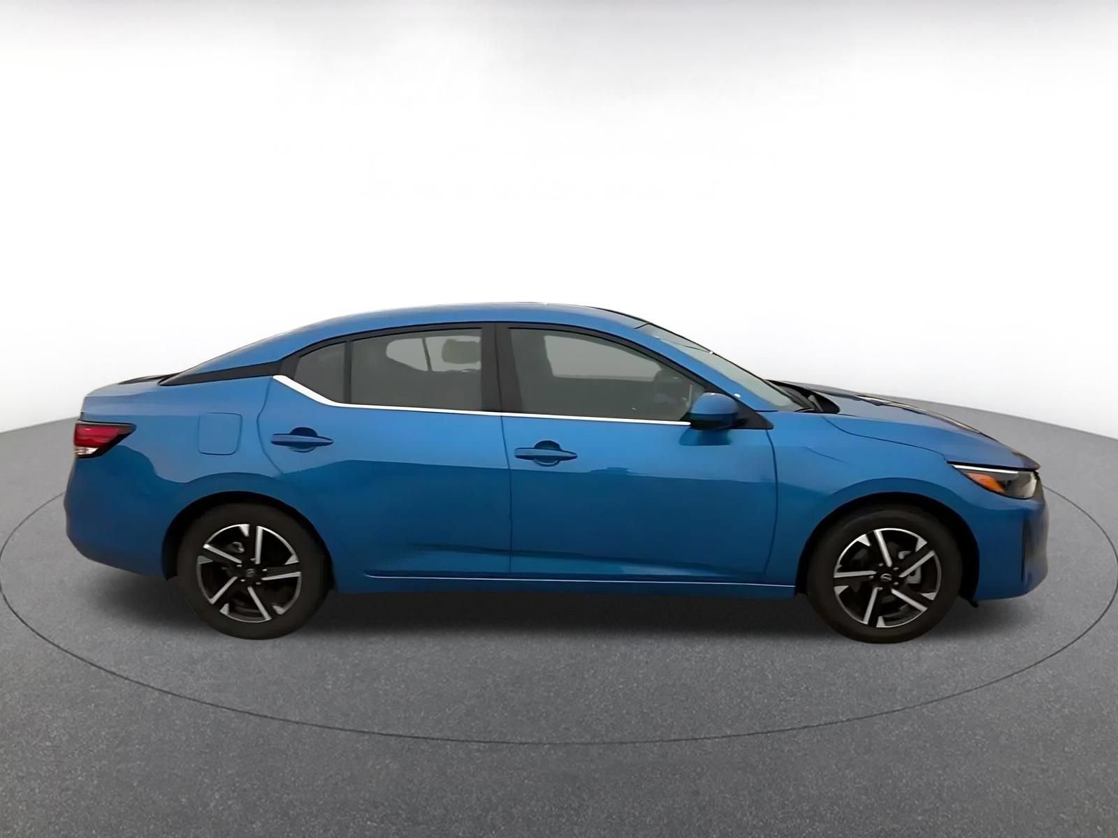 Used 2025 Nissan Sentra SV FWD image 15