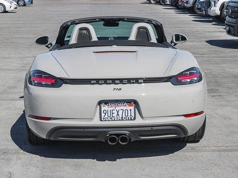 Used 2025 Porsche 718 Boxster RWD image 17