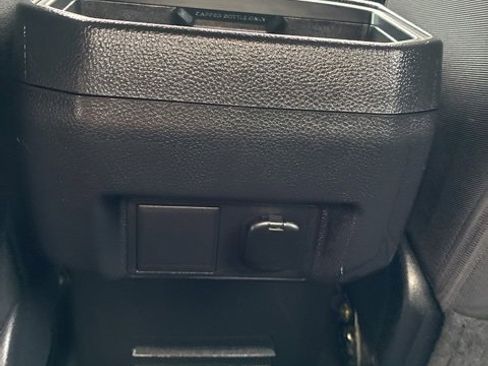 Used 2024 Toyota Tacoma SR image 22