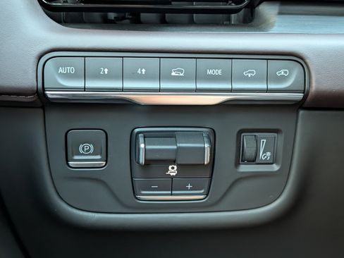Certified 2023 Cadillac Escalade Premium Luxury Platinum AWD/4WD image 21