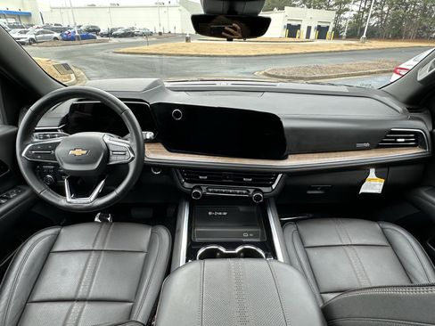 Used 2025 Chevrolet Suburban High Country w/ Sun And Tow Package image 26