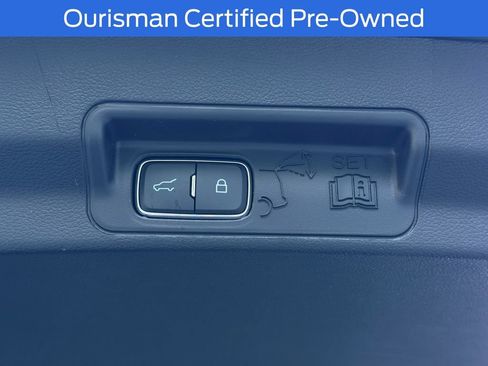 Used 2025 Ford Explorer Active AWD/4WD image 19