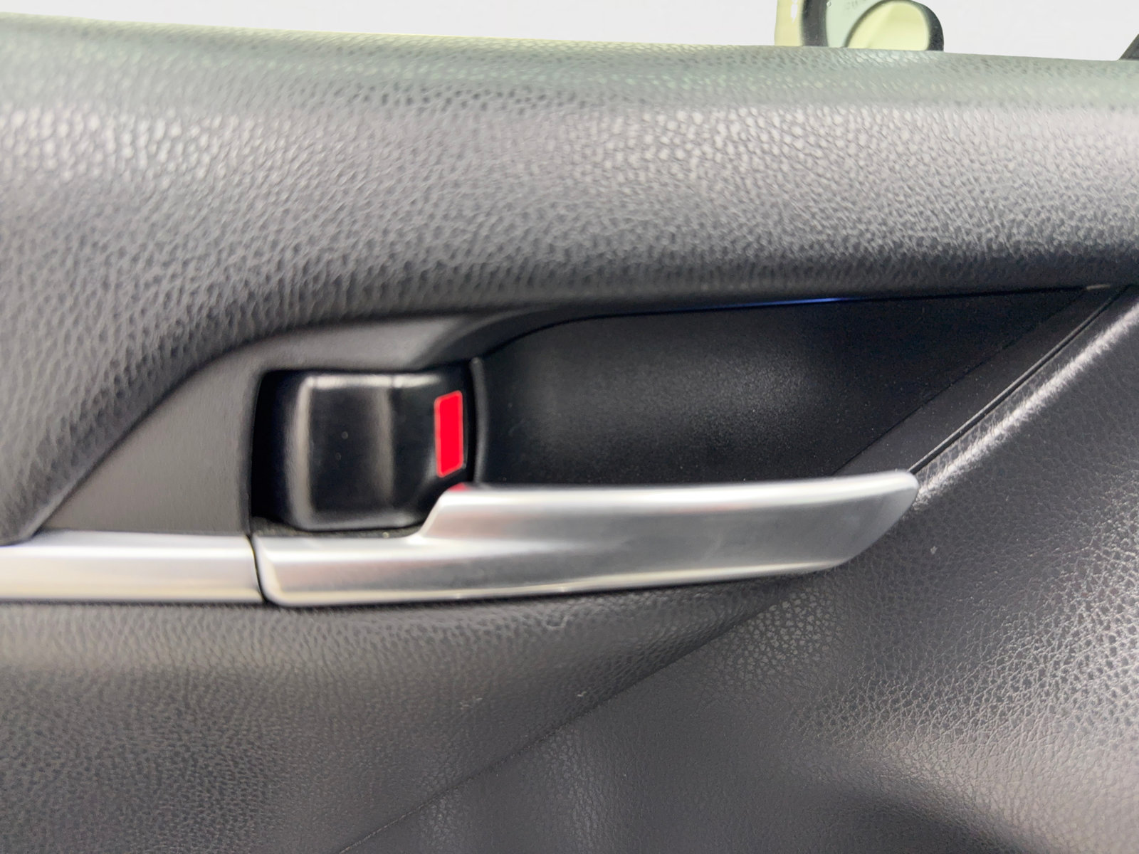 Used 2021 Toyota Camry XSE FWD image 30