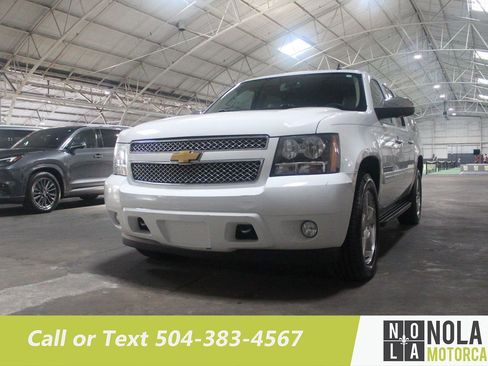Used 2014 Chevrolet Suburban LT w/ All-Star Edition RWD image 3