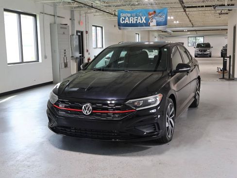 Used 2019 Volkswagen Jetta GLI FWD image 2