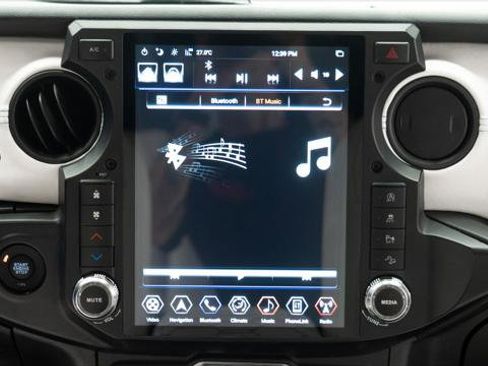 Used 2021 Jeep Gladiator Sport image 28