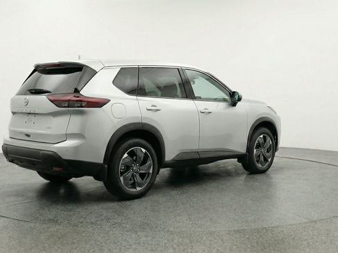 Used 2025 Nissan Rogue SV AWD/4WD image 9
