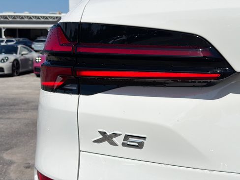 New 2026 BMW X5 xDrive40i w/ M Sport Package AWD/4WD image 10