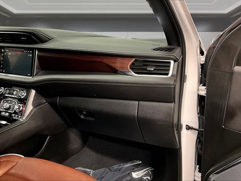 Used 2024 GMC Yukon XL Denali Ultimate image 27