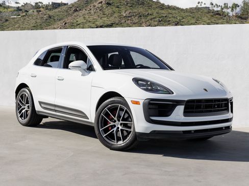 Used 2022 Porsche Macan S image 9