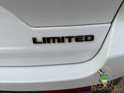 Used 2023 Jeep Grand Cherokee Limited w/ Luxury Tech Group II image 5