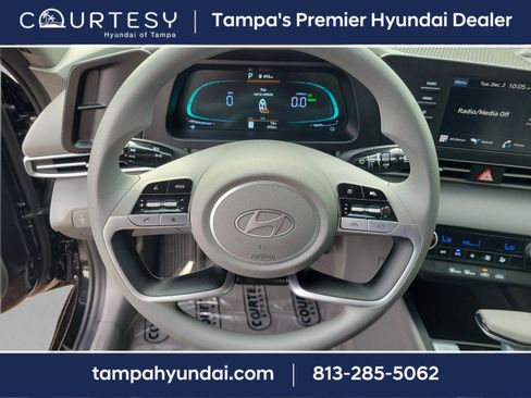Certified 2025 Hyundai Elantra Blue image 23