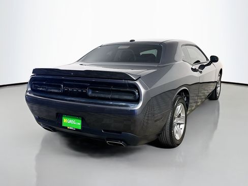 Used 2022 Dodge Challenger SXT RWD image 10