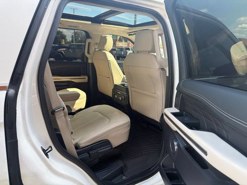 Used 2024 Ford Expedition Platinum AWD/4WD image 8