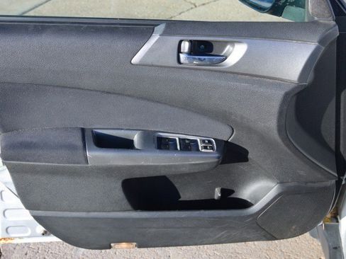 Used 2009 Subaru Forester 2.5X L.L. Bean image 9