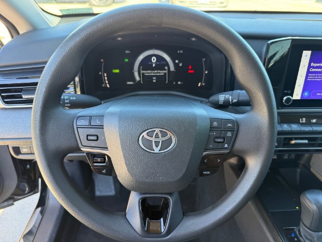 Used 2025 Toyota Camry LE FWD image 13