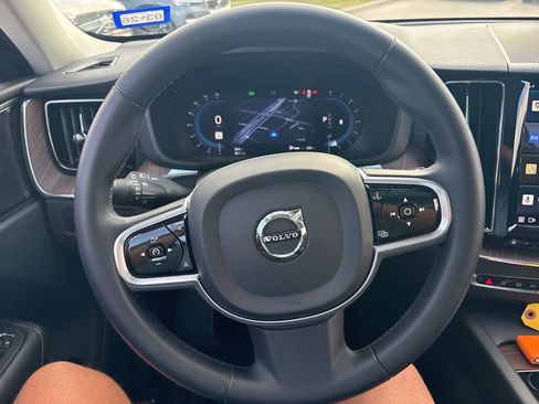 Used 2023 Volvo XC60 B5 Ultimate w/ Protection Package Premier image 26