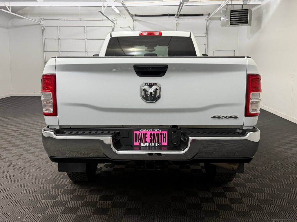Used 2024 RAM 3500 Tradesman w/ Chrome Appearance Group AWD/4WD image 10
