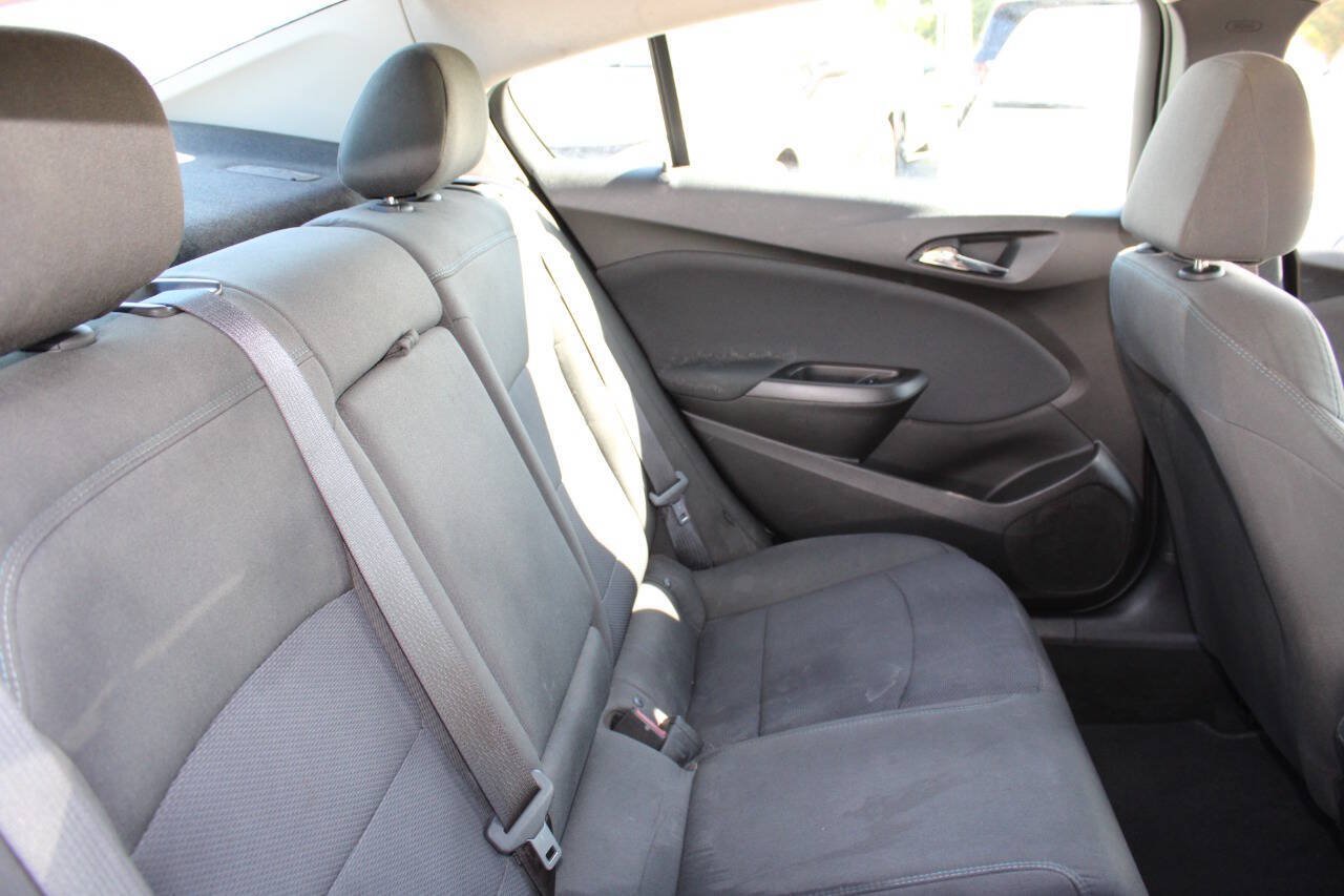 Used 2017 Chevrolet Cruze LT FWD image 17