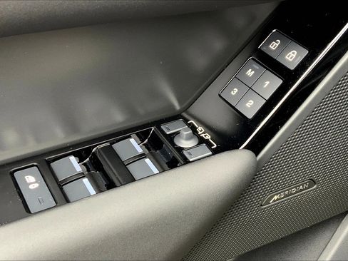 New 2026 Land Rover Range Rover Velar S image 21