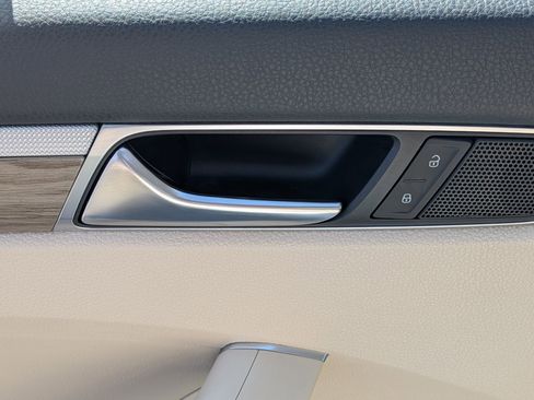 Used 2017 Volkswagen Passat 1.8T SE image 28